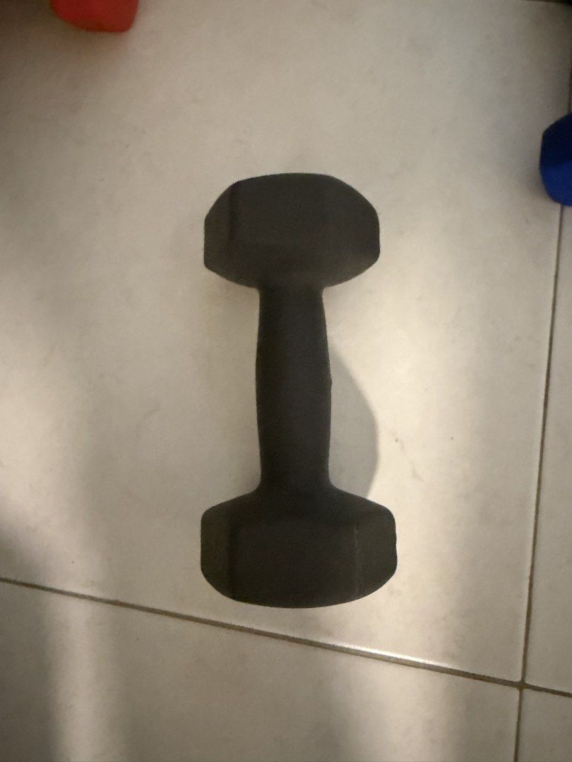 5 kg Hexagon Neoprene dumbbell (Category: Weights & Dumbbells) located in Singapore. Submitted by veronicasg (Listing ID 1440081371, Image 1). Description: Good condition Does not roll or damage floor Good grip Also selling: • Pair of 3kg dumbbells • Pair of 7.5 kg dumbbells • Heavy duty workout bench.