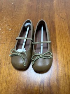 （分類：）位於 。 由 shoesclothes 提交（商品編號 1440019269，圖片 1）。簡介： 。