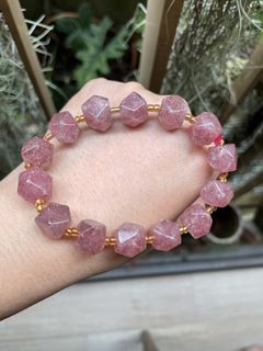 (Category: ) located in . Submitted by crystal_gem_world (Listing ID 1440011579, Image 1). Description: .