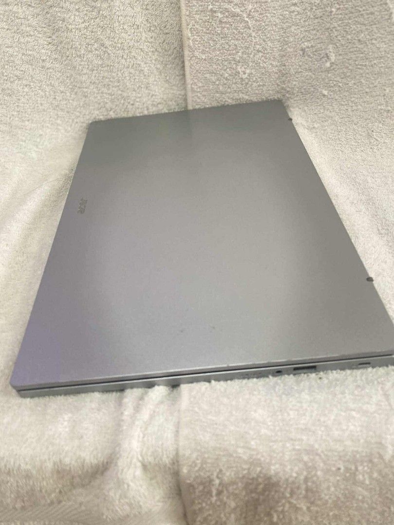 ACER ASPIRE 3 12K ONLY (Category: Laptops & Notebooks) located in Las Pinas. Submitted by liyonnice22334 (Listing ID 1440162159, Image 3). Description: !! Acer Aspire 3!! 12K LOWESTT Lightly used, no dents, minor scratches sa panel sa baba good as new — Fast performance - Ryzen 5 7520U, 8GB RAM, 256GB SSD Perfect for school, work, or everyday use Battery in good health, comes with original charger, 75% battery health Freshly cleaned & reset - rea