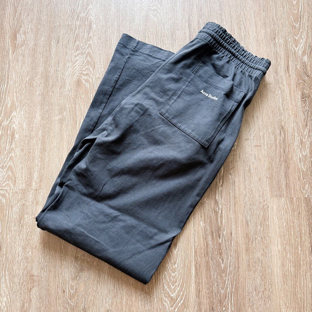 Acne Studios Relaxed Fit Cotton Sweatpants (Category: Trousers) located in Taguig. Submitted by apartment.twentyseven (Listing ID 1440092161, Image 1). Description: Acne Studios Relaxed Fit Cotton Sweatpants Size: Small 180/80A Length: 44.5” Condition: 9.5/10 washed and never been use. Price: ₱7,000 only..