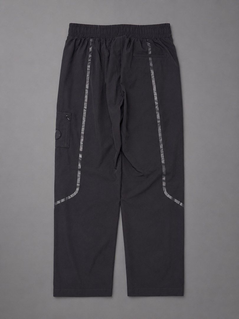 A-COLD-WALL* Woven Welded Pants (Category: Joggers) located in Quezon City. Submitted by willsmile (Listing ID 1440102527, Image 2). Description: A-COLD-WALL* Woven Welded Pants Size Medium Width 32-34 Length 40.