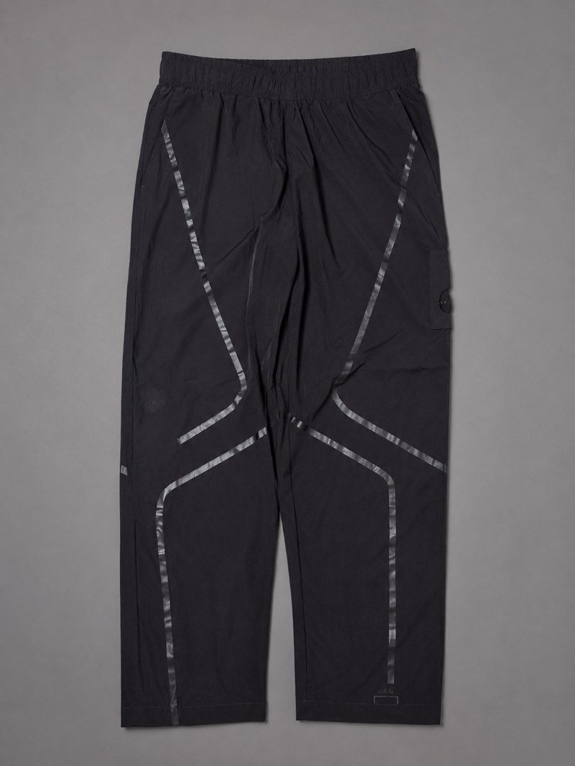 A-COLD-WALL* Woven Welded Pants (Category: Joggers) located in Quezon City. Submitted by willsmile (Listing ID 1440102527, Image 1). Description: A-COLD-WALL* Woven Welded Pants Size Medium Width 32-34 Length 40.
