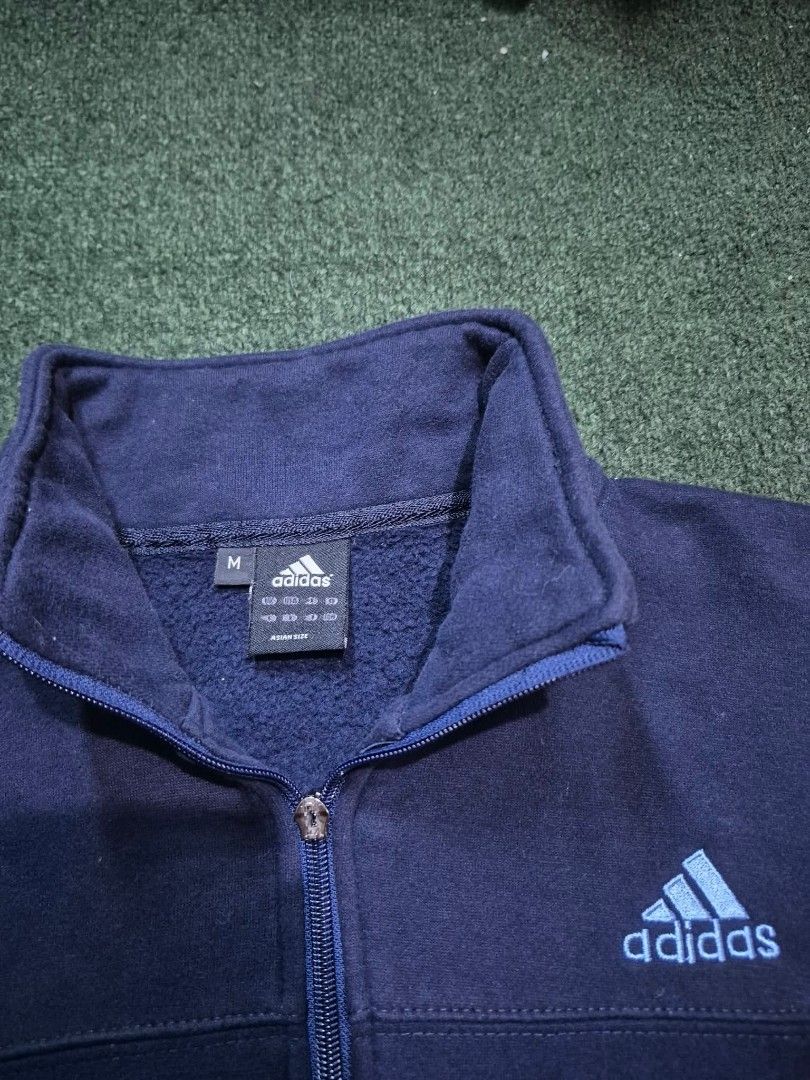 Adidas Navy Blue Track Jacket Full Zip Size M (Category: Coats, Jackets and Outerwear) located in Manila. Submitted by prince_cogal26. (Listing ID 1440122424, Image 1). Description: issue: zipper lang po.