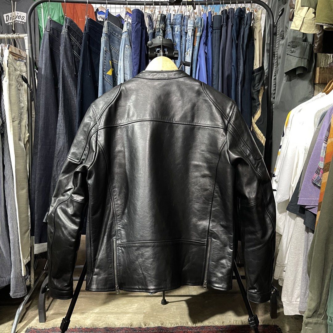 Affiliation Horsehide Leather Cafe Racer Jacket (Category: Coats, Jackets and Outerwear) located in Baguio. Submitted by toasted.tocino (Listing ID 1440006269, Image 3). Description: Affiliation Horsehide Leather Cafe Racer Jacket (Chinese Brand) Tagged XL fits Large imo Pit to pit: 22” Length: 26” Shoulder: 18” Sleeve: 24.5” *for reference, I’m 5’8” tall ₱12,000 free shipping Condition: great! Only for the ones who admire perfect imperfections.