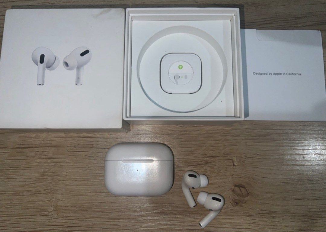 Airpods Pro 1 - Authentic with Box and Case (Category: Earphones) located in Manila. Submitted by bellywelly13 (Listing ID 1440062092, Image 1). Description: Rfs: Spatial Audio is defective.