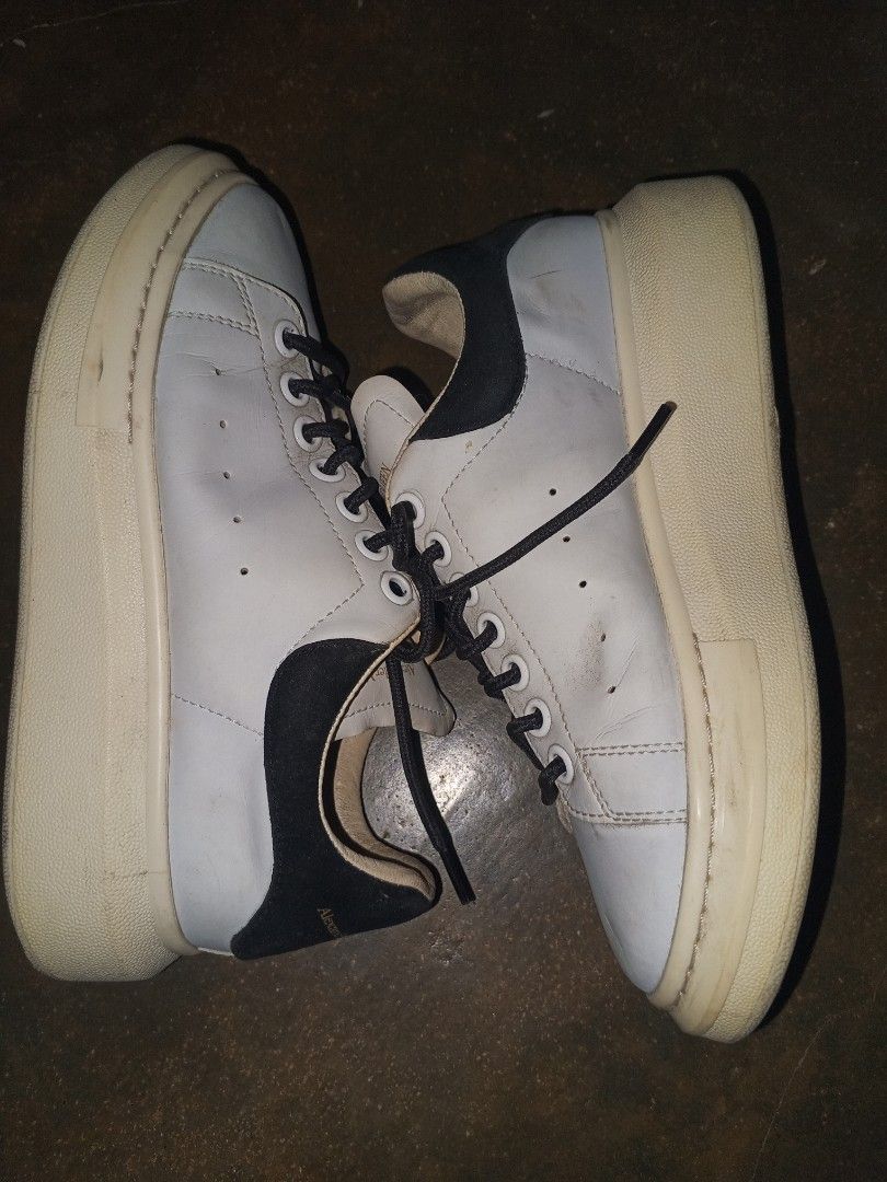 Alexander McQueen Oversized Sneakers White Leather (Category: Sneakers & Footwear) located in Magalang. Submitted by zeiansoria64090 (Listing ID 1440094255, Image 2). Description: - Alexander McQueen Oversized Sneakers - Color: White leather with black laces and accents - Signature chunky sole for a bold look - McQueen branding on tongue and insole - Size: 38 D.