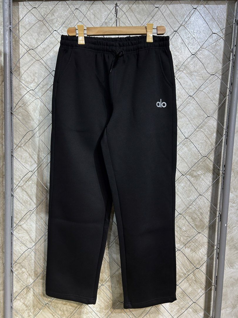 Alo Black Sweatpants. (Category: Joggers) located in Manila. Submitted by ardobe.mnl (Listing ID 1440168044, Image 1). Description: Alo Black Sweatpants. Size: Large Dimes: 32-36 W x 40" L Condition: Good asnew Flaw: None! Heavy Cloth Dm for inquiries! 📥.