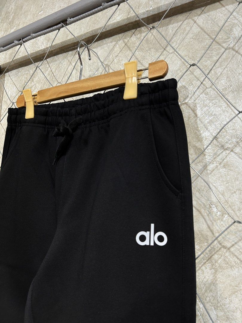Alo Black Sweatpants. (Category: Joggers) located in Manila. Submitted by ardobe.mnl (Listing ID 1440168044, Image 3). Description: Alo Black Sweatpants. Size: Large Dimes: 32-36 W x 40" L Condition: Good asnew Flaw: None! Heavy Cloth Dm for inquiries! 📥.