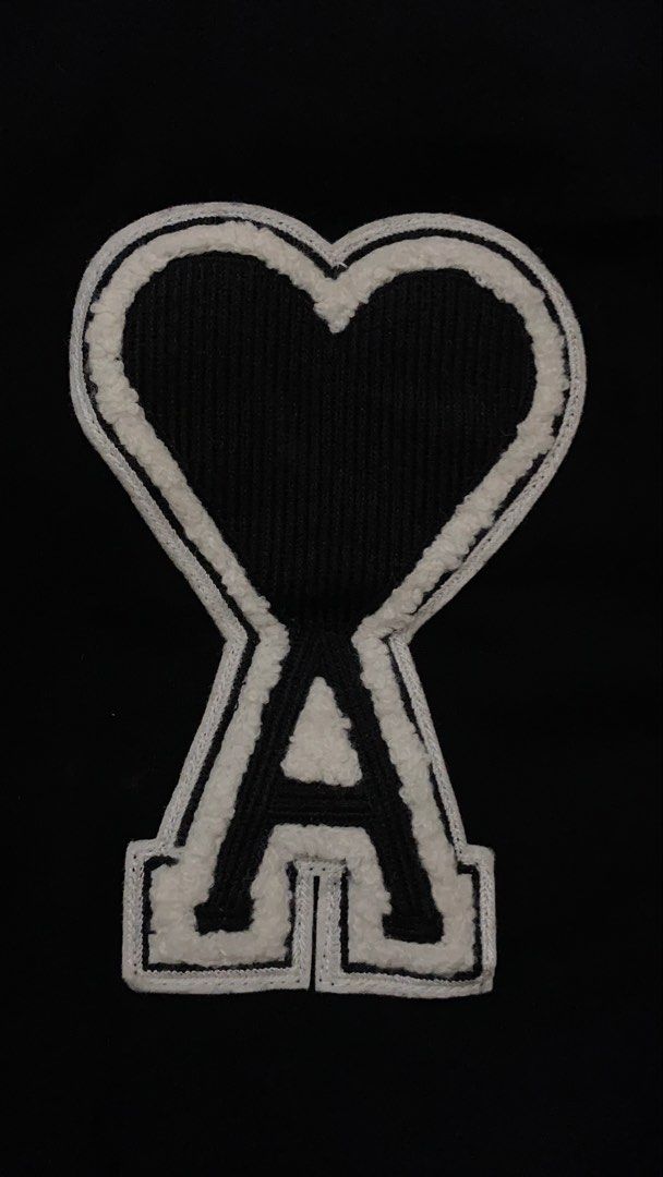 AMI PARIS BLACK T SHIRT (Category: Tshirts & Polo Shirts ) located in Lucena. Submitted by mokabbls (Listing ID 1440028422, Image 2). Description: .