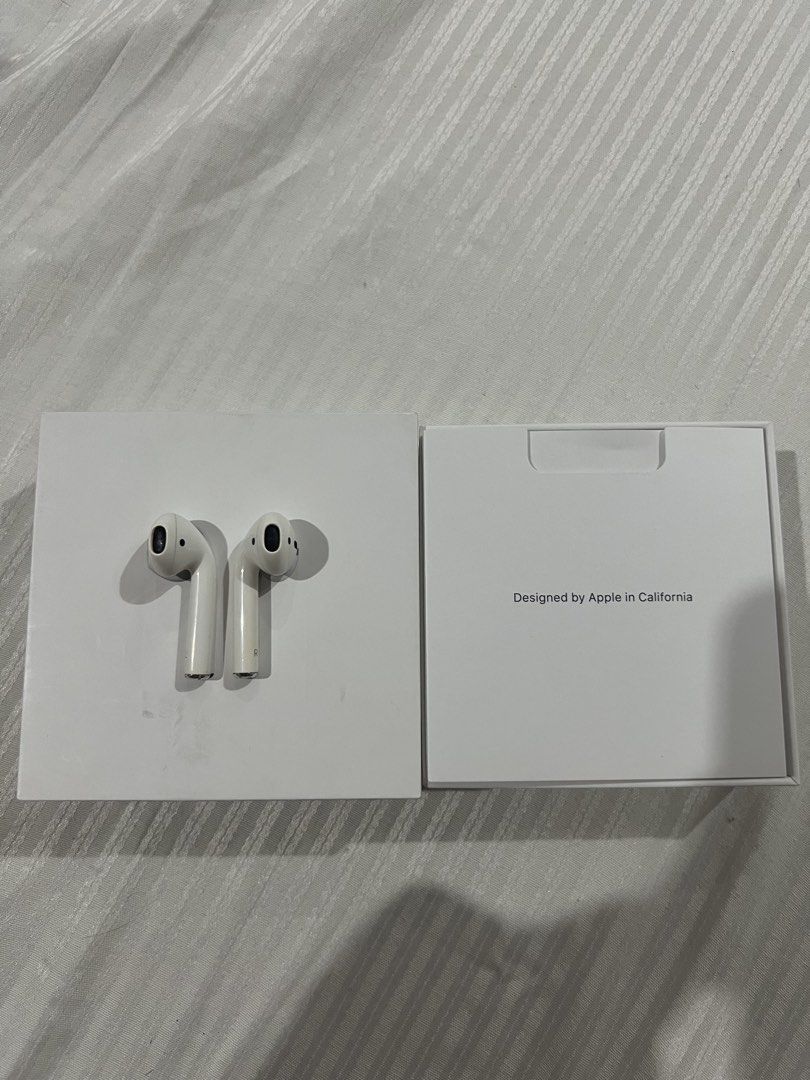 Apple AirPods (2nd Generation) (Category: Earphones) located in Quezon City. Submitted by shaggieboi (Listing ID 1440075858, Image 2). Description: Decluttering sale RFS: Upgrading.