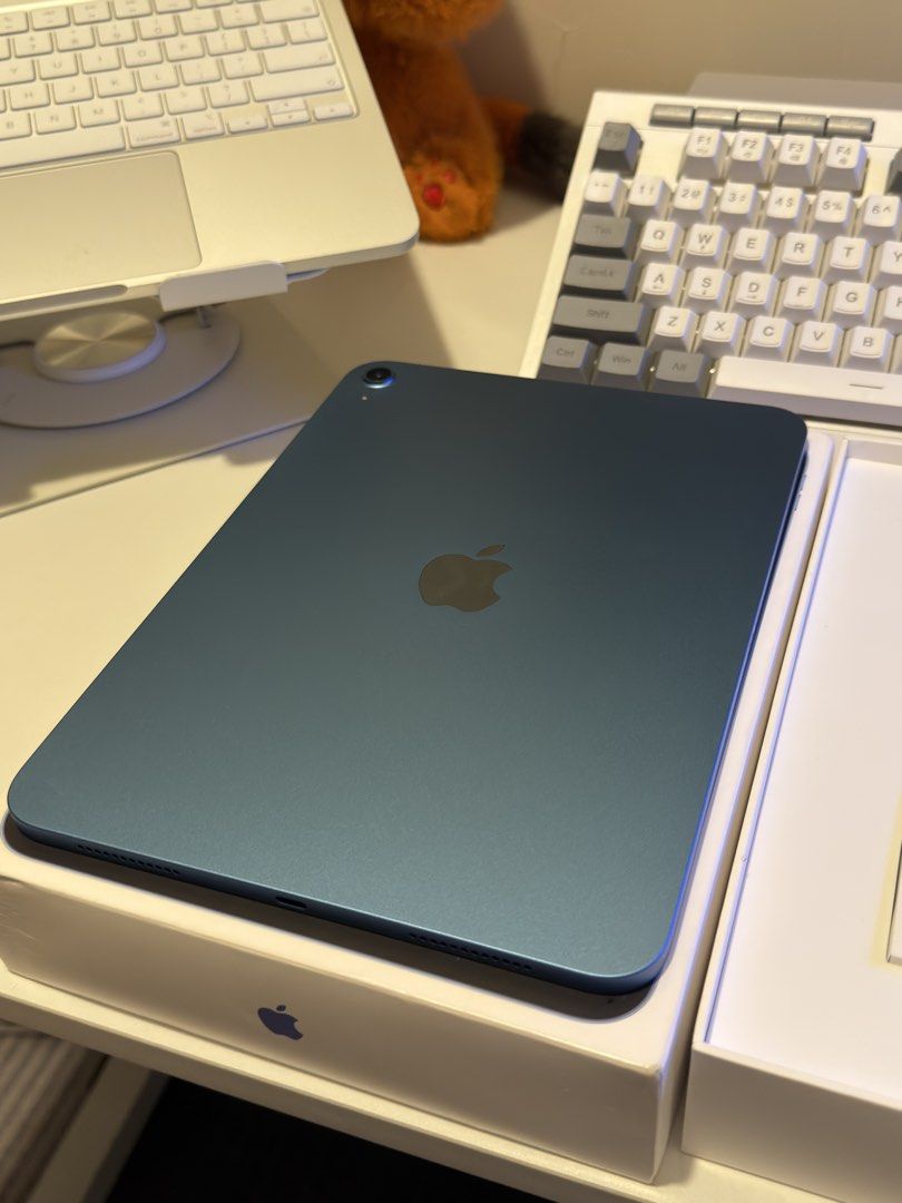 Apple iPad 11th Gen A16 (Category: iPad) located in Baler. Submitted by archillesg44475 (Listing ID 1440052638, Image 1). Description: - Blue Apple iPad Mini (6th Generation) - Perfect for on-the-go productivity and entertainment - Vibrant display and sleek, compact design - Comes with original box - Ready for a new owner!.