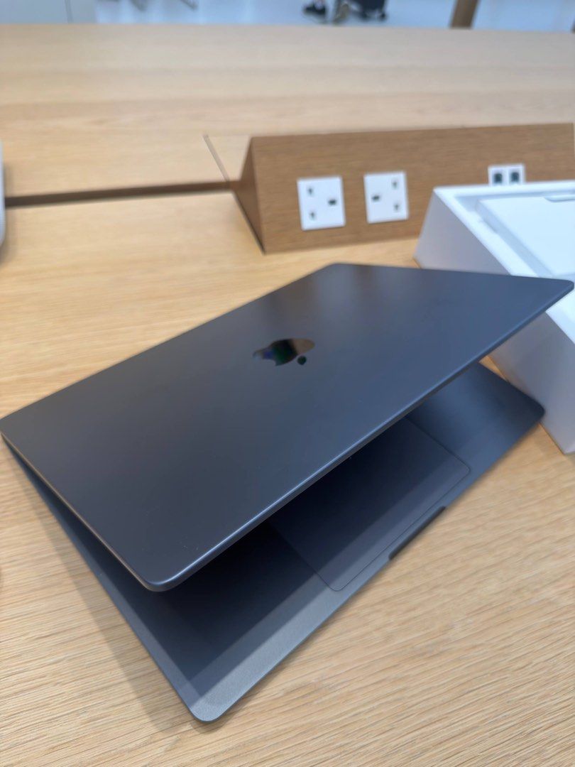 Apple MacBook Pro (Space Gray)465182022278860801