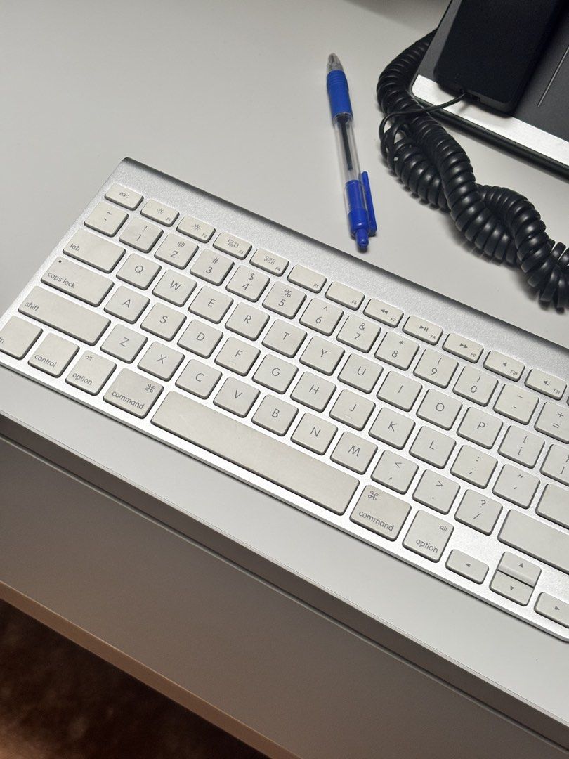 Apple Magic Keyboard A1314 Wireless Bluetooth Keyboard464730279977297920