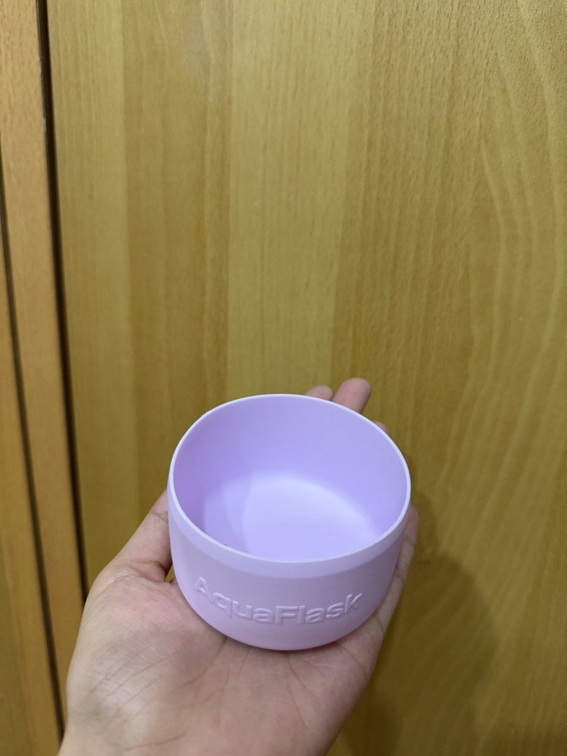 Aquaflask boot small - lilac (Category: Everything Else Others) located in Morong. Submitted by declutterbyJD (Listing ID 1440092018, Image 1). Description: Small size fit 14oz to 22oz.