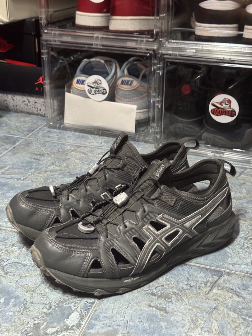ASICS Gel Sonoma SE Aplifoam (Category: Sneakers) located in Pasay City. Submitted by vinsanity41546 (Listing ID 1440167260, Image 2). Description: - ASICS Gel-Kayano 28 sandals - Color: Dark Grey - Unique caged design - Adjustable bungee laces for a secure fit - Open construction for breathability - Ideal for active wear or casual outings - Durable sole for comfort and support.