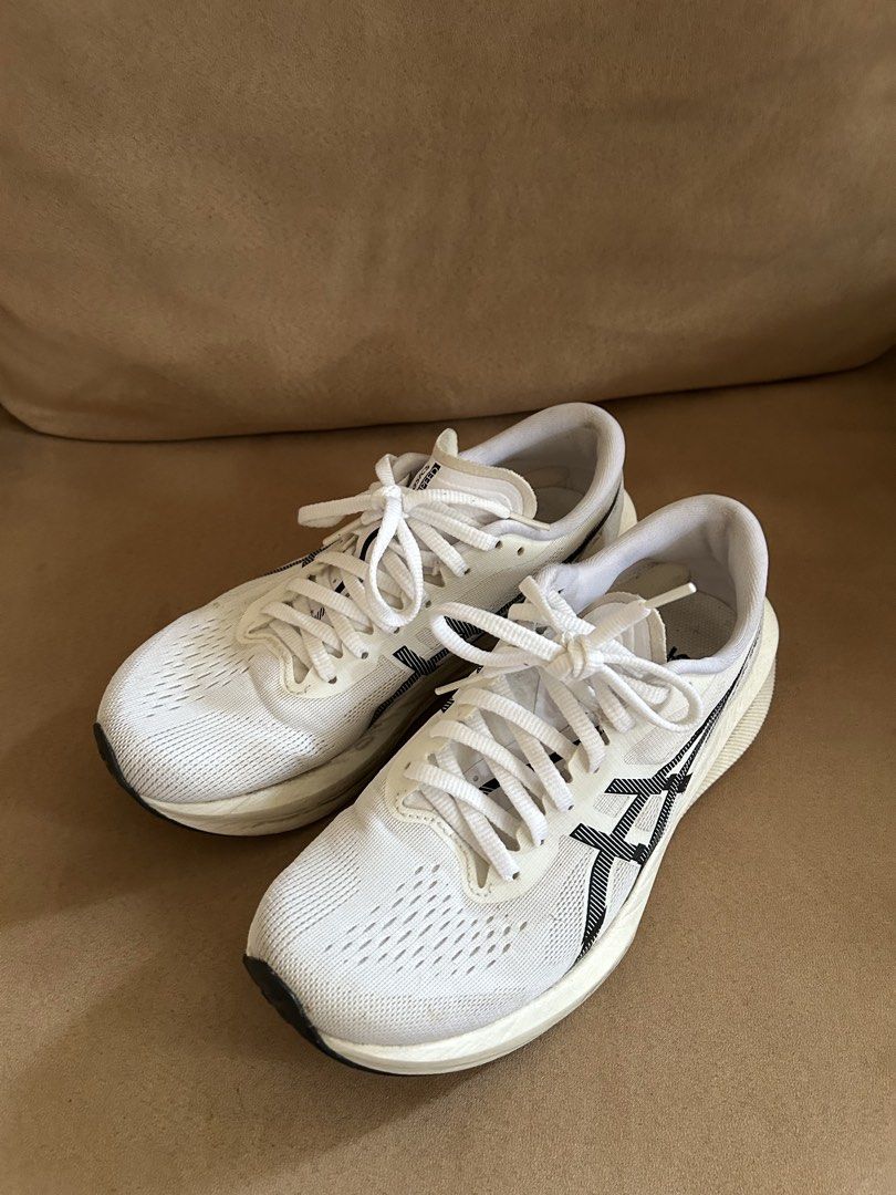 ASICS Magic Speed (Category: Sneakers) located in Batangas. Submitted by dusclutter (Listing ID 1440050779, Image 3). Description: Womens US Size 7 Mileage: ~100km RFS: Decluttering, too many shoes No issues, just needs cleaning Loc: Sto tomas batangas MOP: Gcash/Maya/Maribank/bdo .