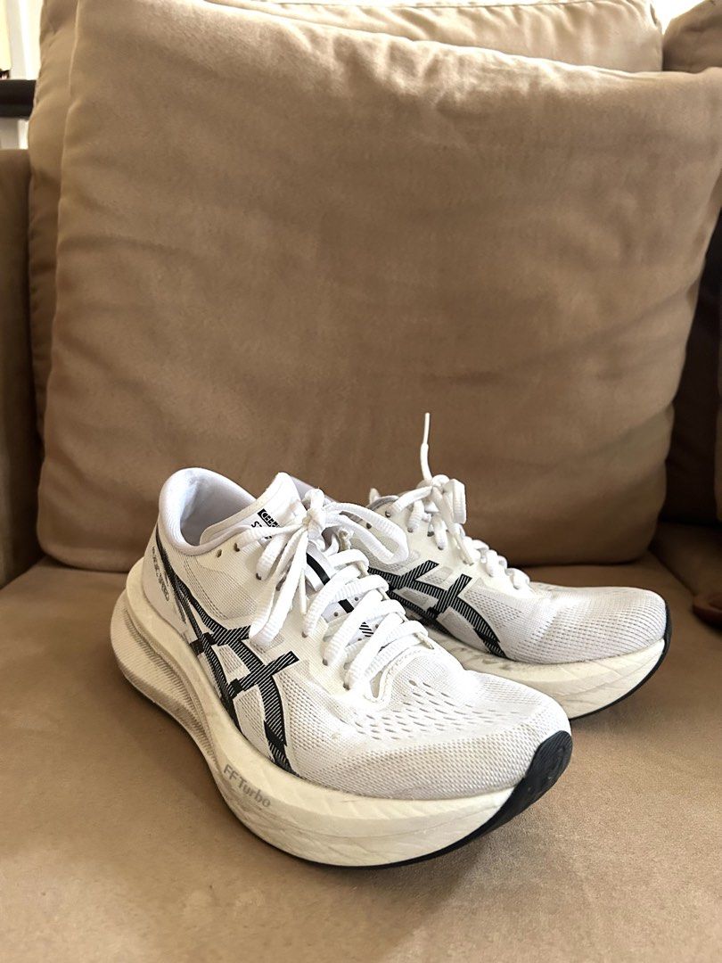 ASICS Magic Speed (Category: Sneakers) located in Batangas. Submitted by dusclutter (Listing ID 1440050779, Image 1). Description: Womens US Size 7 Mileage: ~100km RFS: Decluttering, too many shoes No issues, just needs cleaning Loc: Sto tomas batangas MOP: Gcash/Maya/Maribank/bdo .