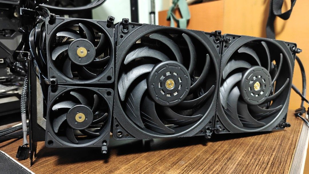 Asus Strix RTX 3090 Deshrouded464741002967797761