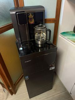 (Category: ) located in . Submitted by secondhandfurnituresg (Listing ID 1440081130, Image 1). Description: .