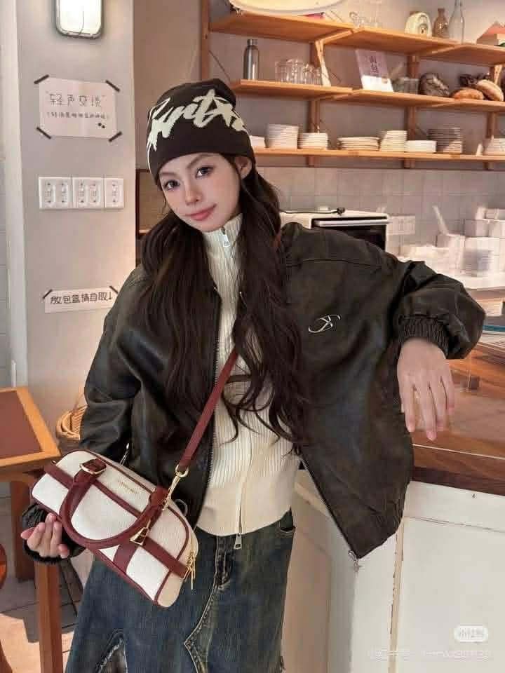 Authentic Charles amd Keith Bag for Women (Category: Cross-body Bags) located in Manila. Submitted by Authentic4Less_OLShop (Listing ID 1440020000, Image 1). Description: .