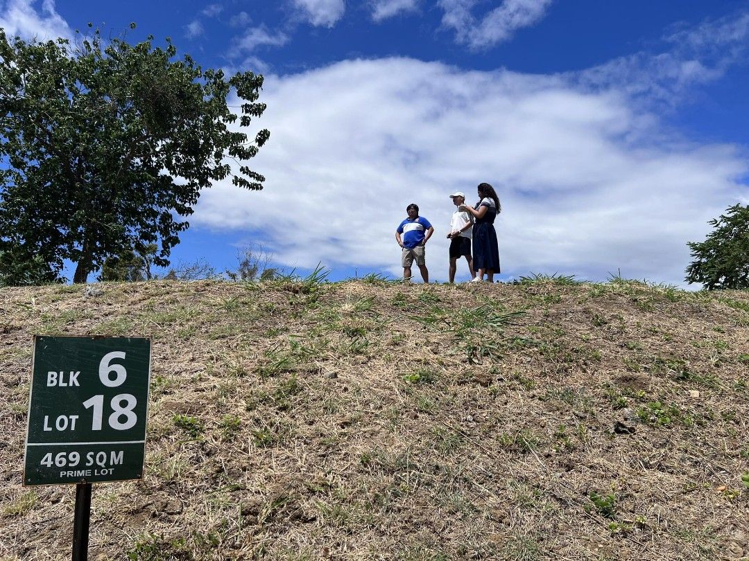Ayala Greenfield Estates (Category: Lot) located in Paranaque City. Submitted by didaymora21115 (Listing ID 1439996565, Image 3). Description: 469sqm. cul de sac with golf share. Magnificent view of Mt. Makiling and Laguna de Bay. We own the property.