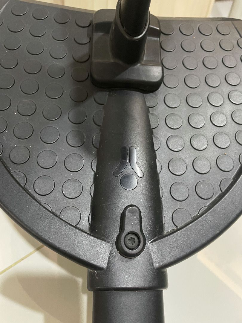 BabyZen Yoyo Stroller Board with Seat for Toddlers buggy extension wheel platform add-on towing trailer white piggyback tandem standing ride stokke crib push chair pushchair pram attachment trolley pulley (Category: Strollers) located in Singapore. Submitted by marketmaker_ (Listing ID 1440014656, Image 3). Description: - Detachable seat - Perfect for toddlers - Easy to attach and detach - Provides a comfortable standing or sitting option - Ideal