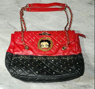 (Category: ) located in . Submitted by gonthrifting (Listing ID 1440149793, Image 1). Description: .