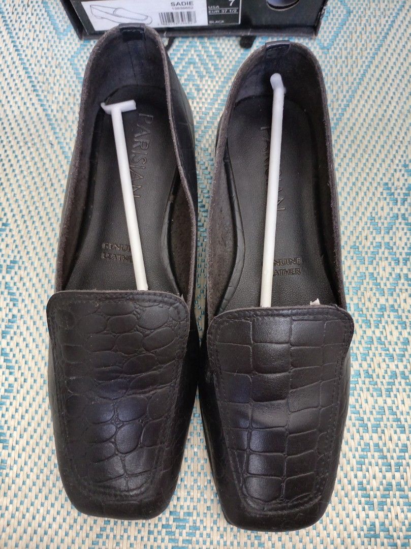 black leather parisian loafers (Category: Loafers) located in Mabalacat. Submitted by twilight_radar (Listing ID 1440090362, Image 2). Description: like new.