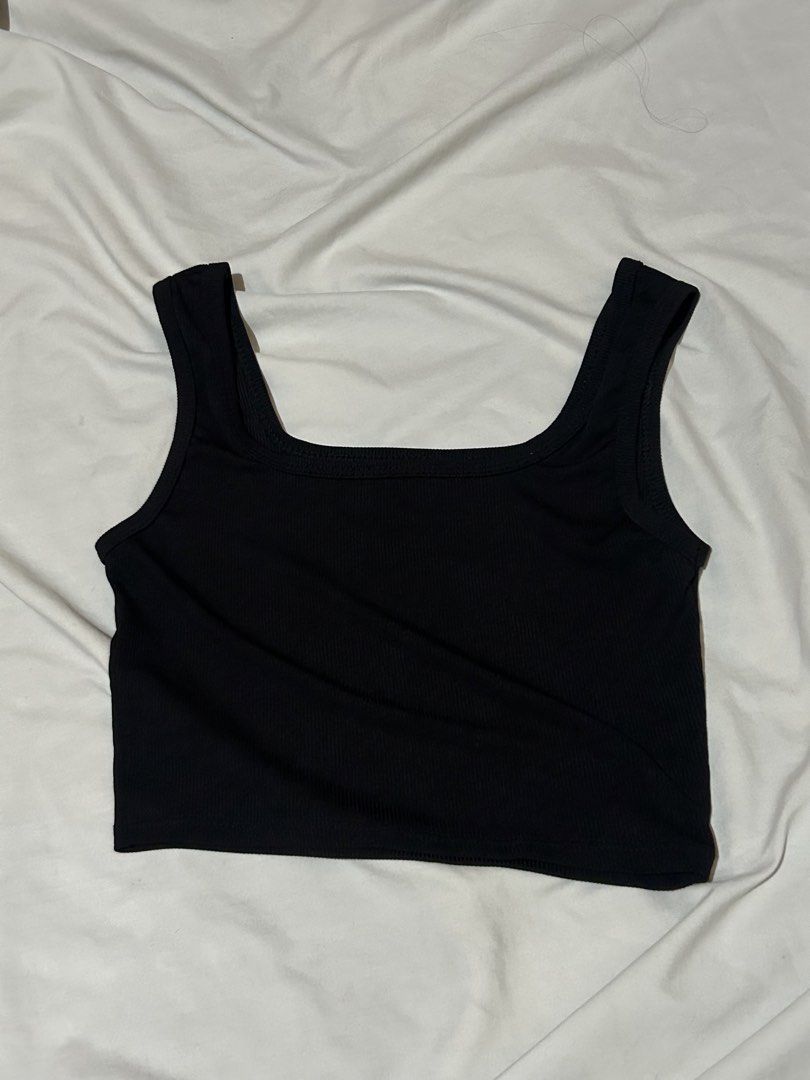 Black Ribbed Square Neck Tank Top [S] (Category: Sleeveless) located in Caloocan City. Submitted by ctrl12 (Listing ID 1440122505, Image 1). Description: - Basic black ribbed tank top - Square neckline - Sleeveless design - Stretchy material for a comfortable fit - Versatile: great for layering or wearing alone - Easy to match with any outfit - Perfect for everyday wear.