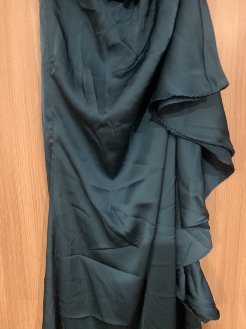 Blue Green Long Dress (Category: Evening dresses & gowns) located in Quezon City. Submitted by moniquecloset (Listing ID 1440042417, Image 3). Description: .