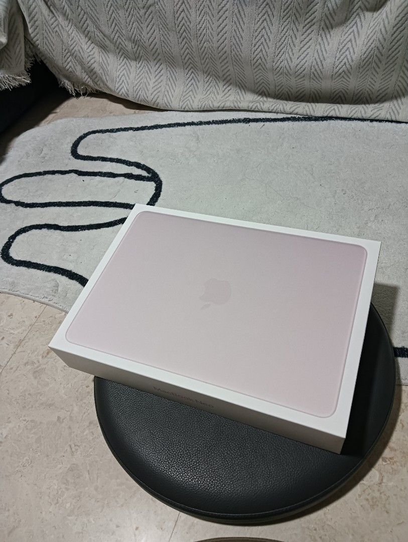 BNIB 512GB Blush MacBook Neo465096757048791040