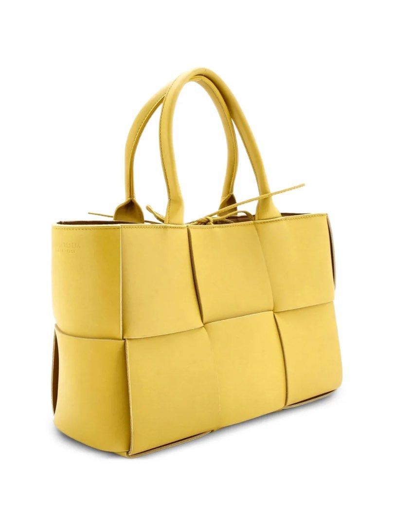 Bottega Veneta Arco Tote (Category: Luxury Bags & Wallets) located in Cavite. Submitted by declutteringthingzz (Listing ID 1440122780, Image 1). Description: Bought this in Australia Bottega Veneta Arco tote bag Brandnew Retails for : € 3000.