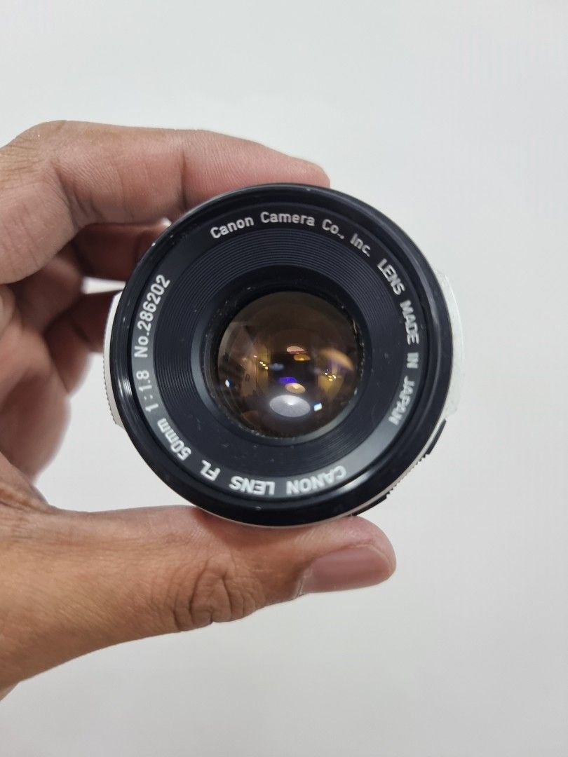 Canon FL 50mm 1:1.8 Lens (Category: Lens & Kits) located in San Fernando. Submitted by filmburrrn_ (Listing ID 1440018235, Image 1). Description: price is 2,000.