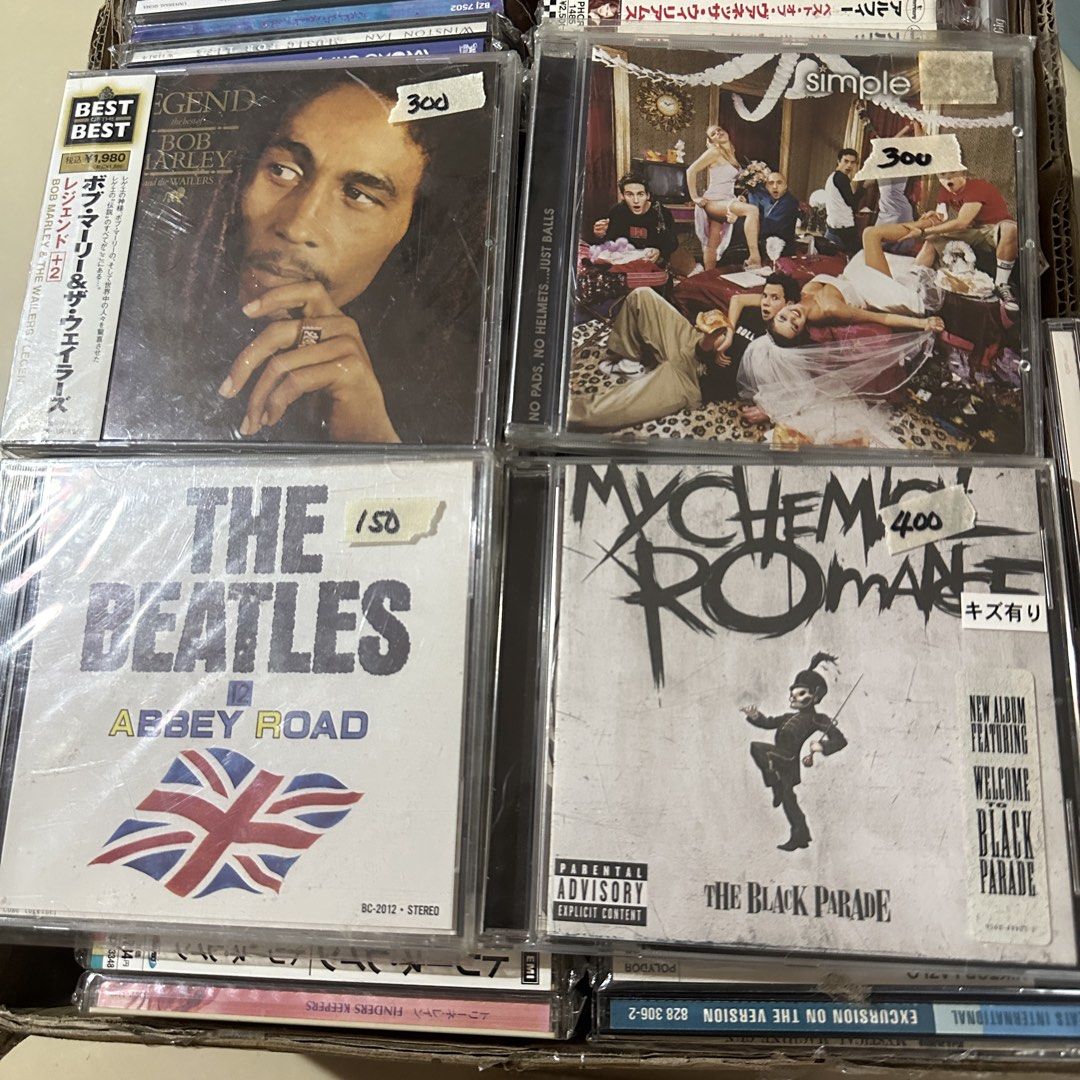 CD - International Artist (Category: CDs & DVDs) located in Rodriguez. Submitted by pwestoonlinestore (Listing ID 1440103421, Image 1). Description: Please See pricetag.