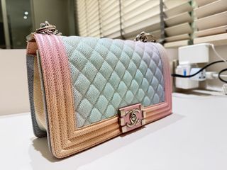 (Category: ) located in . Submitted by queen_shopper (Listing ID 1440024384, Image 1). Description: .