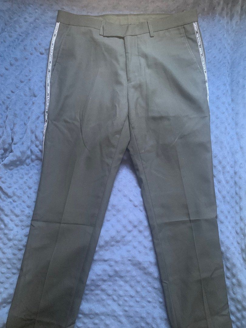 Christian Dior Black Trousers (Category: Trousers) located in Santa Rosa. Submitted by ceiti.nini (Listing ID 1440022994, Image 1). Description: Christian Dior Made in Italy Trouser Black size 30-32 inch height 42 color rate 9.5/10 condition 10/10 .