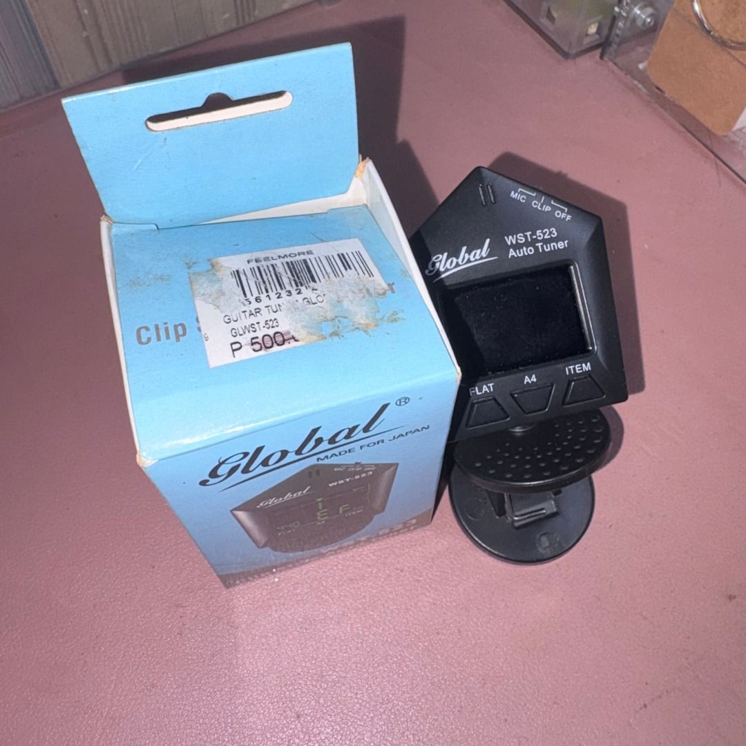 Clip style auto tuner for guitar, ukelele, etc. (Category: Musical Instruments) located in Cavite. Submitted by cchilinnstuffs (Listing ID 1440074674, Image 2). Description: - originally bought for PHP500 - needs battery RFS: decluttering.