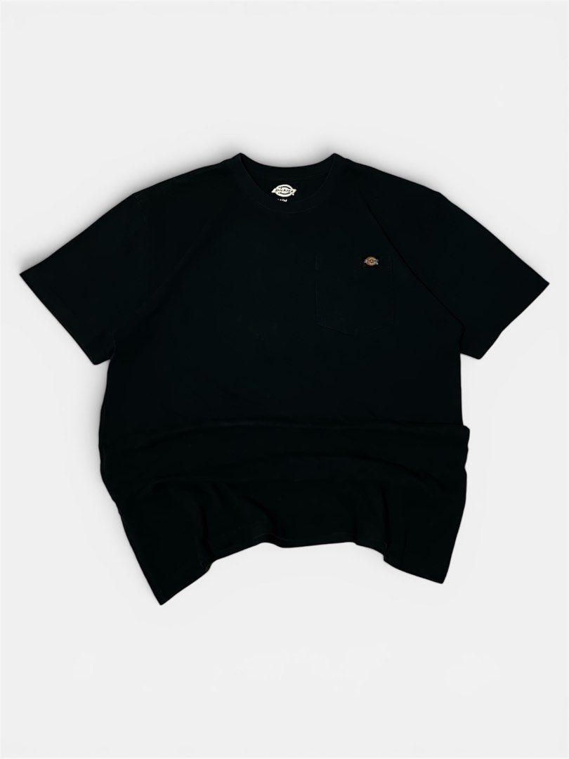 Dickies Black Pocket T-Shirt Size M (Category: Tshirts & Polo Shirts ) located in Hilongos. Submitted by jeprox_thrift (Listing ID 1440185021, Image 1). Description: - Classic black Dickies t-shirt - Features a chest pocket with iconic Dickies logo - Made from comfortable fabric for everyday wear - Versatile addition to any wardrobe.
