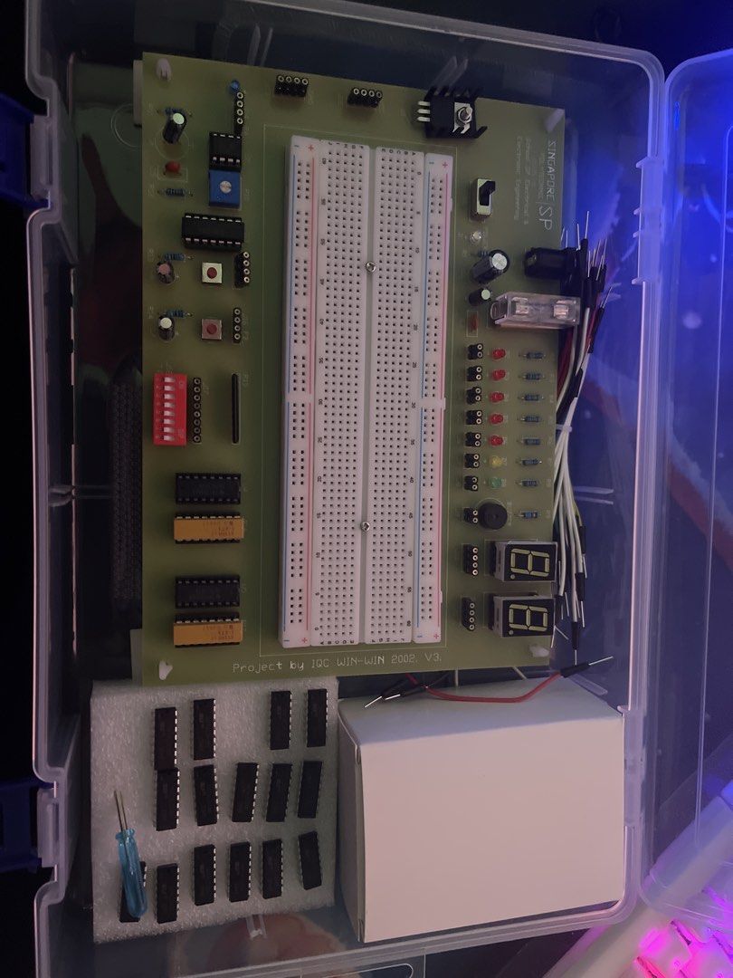 Digital Trainer Kit - School of Electrical Engineering464874626676828161