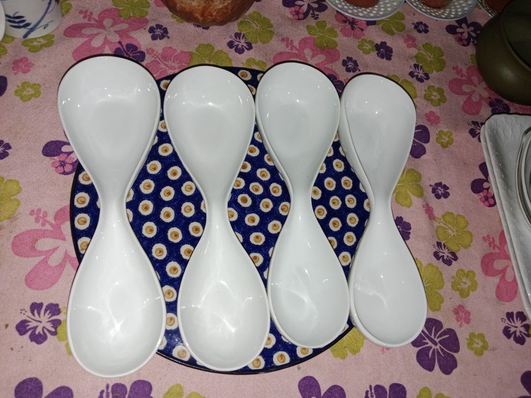 Double compartment serving dishes (Category: Other Kitchenware & Tableware) located in Sual. Submitted by leana07 (Listing ID 1440113832, Image 1). Description: .