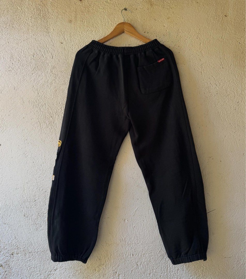 Ecko sweatpants (Category: Joggers) located in Lipa City. Submitted by scrap.threads (Listing ID 1440169724, Image 3). Description: Item: Ecko sweatpants Price: 350 Dimes: Width - free size Length - 37 Hem - 7 Issue: small stains, fabric rip check pics Lipa City Ship via J&T (Shouldered by buyer) Payment via Gcash ***Notice*** Color may vary due to lighting. Payment first. Item/s are thrifted or used condition unless stated otherwise. Please mana
