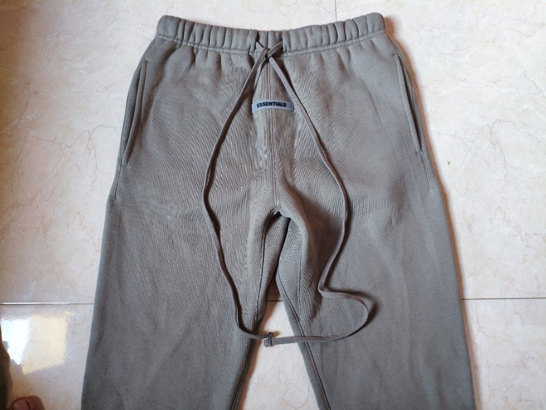 Fear of god essentials sweatpants (Category: Joggers) located in Puerto Princesa. Submitted by lotsstuff (Listing ID 1440072149, Image 2). Description: Size xs fits 30-32 waist excellent price 1199+SF.