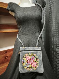 (Category: ) located in . Submitted by queenlyne_vintage_rare_finds (Listing ID 1440194005, Image 1). Description: .