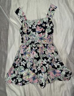 (Category: ) located in . Submitted by lina_apparel (Listing ID 1440142440, Image 1). Description: .