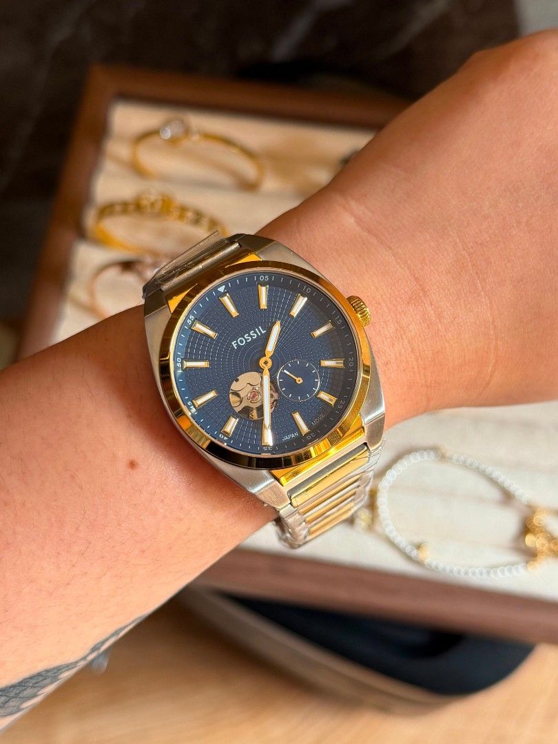 Fossil Automatic Stainless Steel Blue Dial Men's Watch (Category: Men's Watches) located in Manila. Submitted by maricelbal37348 (Listing ID 1440066358, Image 2). Description: - Elegant Fossil automatic watch - Striking blue dial with gold-tone accents - Durable stainless steel bracelet - Exhibition case back to view the automatic movement - Adds a sophisticated touch to any outfit.