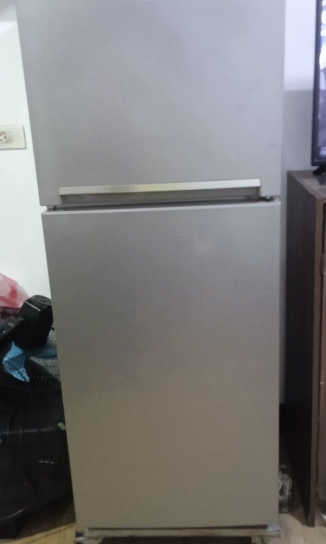 Furniture For Sale (Category: Other Home Furniture) located in Manila. Submitted by rionava (Listing ID 1440159106, Image 1). Description: For Sale ref,tv,aircon, package for sale as is with minor issue in tv for comlete details and other inquiries just contact the seller serious and interested parties only will entertained.