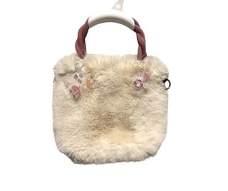 (Category: ) located in . Submitted by cesshoppe29 (Listing ID 1440153305, Image 1). Description: .