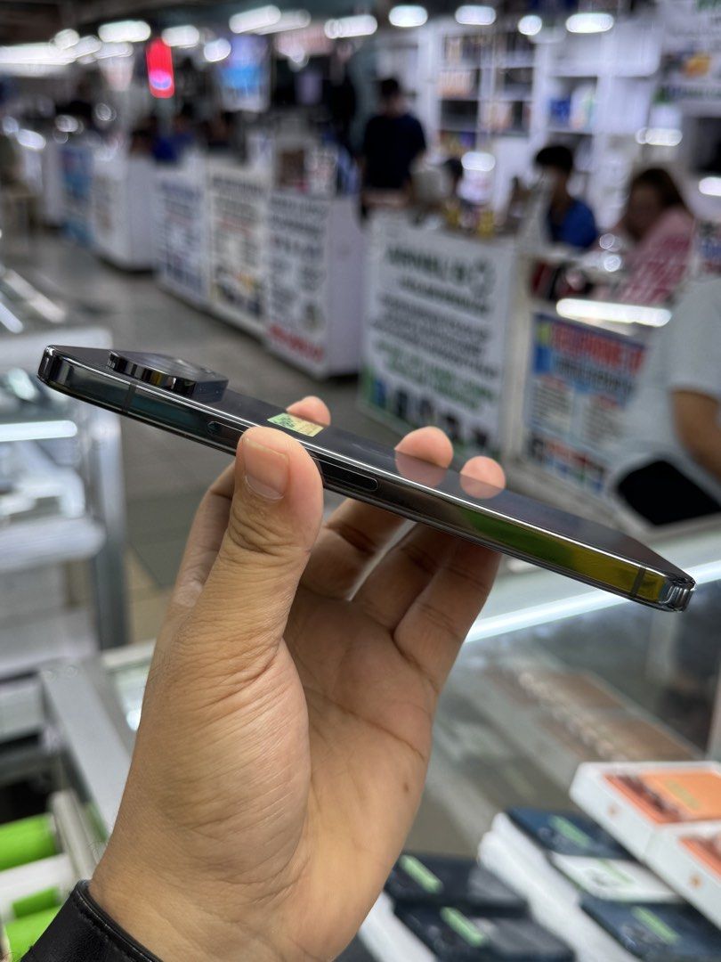 Google Pixel 9 Pro XL 256GB Openline US Variant 97%smooth no issues all working (Category: Google Pixel) located in San Juan City. Submitted by saabangadgetshop (Listing ID 1439996610, Image 3). Description: Onhand | Pre-owned Google Pixel 9 Pro XL 5G 256GB OPENLINE US Variant NO HIDDEN ISSUES NO HISTORY OF REPAIR 97%Smooth ( with small dents ) TEST TO SAWA RESET ALL YOU WANT TEST ALL YOU WANT NOT REFURBISHED AUTHENTIC PHONE ALL WORKING (FREE 3UT