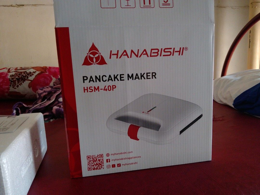 Hanabishi Pancake Maker HSM-40P (Category: Other Kitchen Appliances) located in Manila. Submitted by pat_buynsell_declutter (Listing ID 1440004973, Image 1). Description: - Effortlessly make delicious pancakes with the Hanabishi Pancake Maker. - Features non-stick plates for quick and easy cleaning. - Equipped with a locking latch for safe and secure operation. - Ideal for preparing fast and simple breakfasts or snacks. - Comes complete with an i